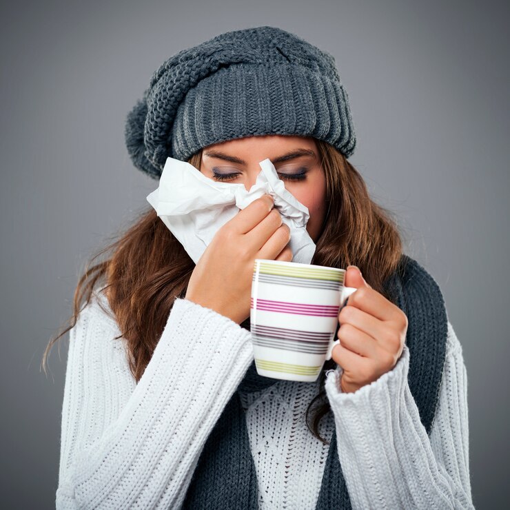 https://hakimanteb.com/wp-content/uploads/2023/11/young-woman-having-flu-blowing-her-nose-handkerchief_329181-1724.jpg